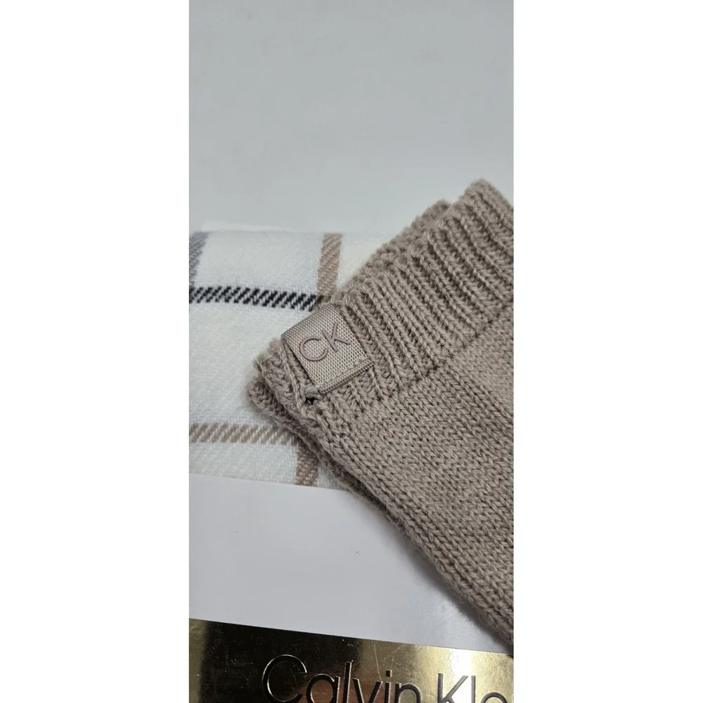 Calvin Klein 2 Piece Set Muffler & Touch Gloves Cream New With Tags